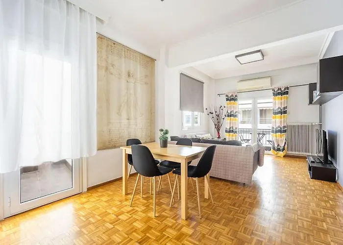 Apartment In The Middle Of Everything