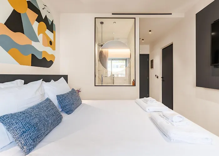 Dina & Mcallister Rooms & Suites